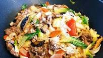 Rice Noodle Stir Fry With Beef - Phở Xào Thịt Bò Rice Noodle Stir Fry With Beef - Phở Xào Thịt Bò