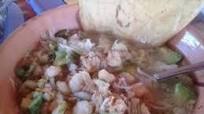 Pozole blanco de puerco, estilo Guerrero Pozole blanco de puerco, estilo Guerrero