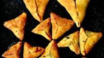 Spinach Fatayer (Lebanese spinach pie) Spinach Fatayer (Lebanese spinach pie)