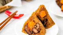 Traditional Hokkien Zongzi (Rice Dumpling with Salted Egg Yolk & Pork) Traditional Hokkien Zongzi (Rice Dumpling with Salted Egg Yolk & Pork)