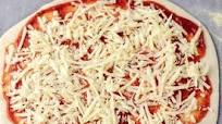 Easy Cheese and Tomato Pizza Easy Cheese and Tomato Pizza