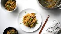 Asian Garlic Noodles (Quick & Easy) Asian Garlic Noodles (Quick & Easy)