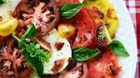 Hot Bacon Caprese Salad Hot Bacon Caprese Salad