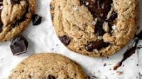 Delicious Almond Butter Chocolate Chunk Cookies Delicious Almond Butter Chocolate Chunk Cookies