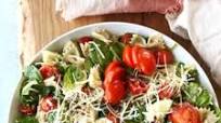 10-Minute Spinach Pasta Caesar Salad 10-Minute Spinach Pasta Caesar Salad