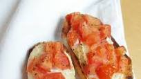 Receita de Bruschetta de tomate e queijo Receita de Bruschetta de tomate e queijo