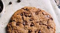 GIANT CHOCOLATE CHIP COOKIE GIANT CHOCOLATE CHIP COOKIE