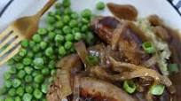30 BEST Irish Recipes (Bangers & Mash + More!) 30 BEST Irish Recipes (Bangers & Mash + More!)