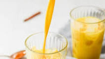 Iced Bulletproof Turmeric Latte (Paleo, Whole30, Keto) Iced Bulletproof Turmeric Latte (Paleo, Whole30, Keto)