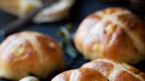 Hot Cross Buns Hot Cross Buns