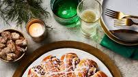 Christmas Sweet Roll Wreath Christmas Sweet Roll Wreath