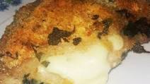 Cheesy sliced pork loin in garlic crumb crust Cheesy sliced pork loin in garlic crumb crust