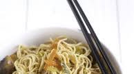 Chop suey de verduras con fideos chinos Chop suey de verduras con fideos chinos