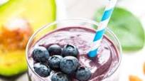 Avocado Smoothie with Blueberries Avocado Smoothie with Blueberries
