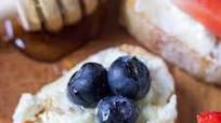 Goat Cheese, Fruit, Walnut and Honey Crostini Goat Cheese, Fruit, Walnut and Honey Crostini
