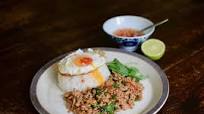 Authentic Thai Basil Minced Pork Recipe (Pad Kra Pao Moo Saap) Authentic Thai Basil Minced Pork Recipe (Pad Kra Pao Moo Saap)