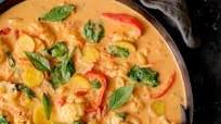 Vegan Thai Red Curry with Cauliflower and Potatoes Vegan Thai Red Curry with Cauliflower and Potatoes