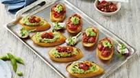 Bruschetta with edamame and semi-dried tomatoes Bruschetta with edamame and semi-dried tomatoes