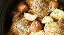 Slow Cooker Garlic Parmesan Chicken and Potatoes Slow Cooker Garlic Parmesan Chicken and Potatoes