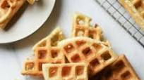 Vegan Pandan Waffle Recipe (Bánh Kẹp Lá Dứa) Vegan Pandan Waffle Recipe (Bánh Kẹp Lá Dứa)
