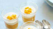 Banana-mango yogurt parfaits Banana-mango yogurt parfaits