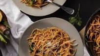 Vegetarian creamy garlic herb mushroom spaghetti Vegetarian creamy garlic herb mushroom spaghetti