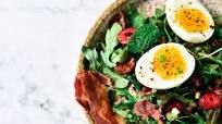 Whole30 Baby Greens Bacon & Eggs Breakfast Plate Whole30 Baby Greens Bacon & Eggs Breakfast Plate