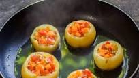 Stewed Green Tomatoes Stuffed with Carrots and Peppers Stewed Green Tomatoes Stuffed with Carrots and Peppers