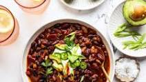 Slow Cooker Vegetarian Chili with Smoky Brown Sugar & Lime Slow Cooker Vegetarian Chili with Smoky Brown Sugar & Lime