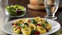 Barilla® Collezione Cheese & Spinach Tortellini with Sun-dried Tomatoes, Fresh Spinach & Parmigiano | Barilla Barilla® Collezione Cheese & Spinach Tortellini with Sun-dried Tomatoes, Fresh Spinach & Parmigiano | Barilla
