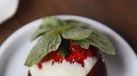 Chocolate Covered Strawberries Tuxedo-Style Chocolate Covered Strawberries Tuxedo-Style