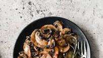 Sauteed mushrooms with cream Sauteed mushrooms with cream