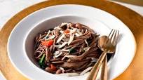 Soba With Black-Eyed Peas and Spinach Soba With Black-Eyed Peas and Spinach