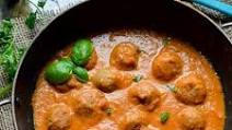 Vegan Chicken Kofta Meatballs in Curry sauce Vegan Chicken Kofta Meatballs in Curry sauce