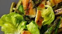 Grilled-Chicken-and-Asparagus Salad with Parsley Pesto Grilled-Chicken-and-Asparagus Salad with Parsley Pesto