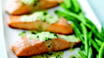 Grilled Salmon with Creamy Pesto Sauce Grilled Salmon with Creamy Pesto Sauce