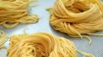 How to Make Spaghetti with the KitchenAid Pasta Attachment. How to Make Spaghetti with the KitchenAid Pasta Attachment.