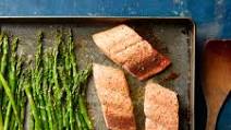 Salmon & Asparagus with Lemon-Garlic Butter Sauce Salmon & Asparagus with Lemon-Garlic Butter Sauce