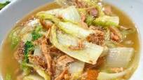 Wa wa cai (娃娃菜) with canned stewed pork (红烧排骨) Wa wa cai (娃娃菜) with canned stewed pork (红烧排骨)