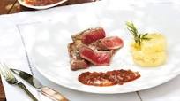 Patatas asadas al romero y salsa barbacoa Patatas asadas al romero y salsa barbacoa