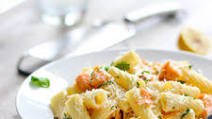 Light Lemon Garlic Pasta with Salmon Light Lemon Garlic Pasta with Salmon