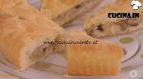 Focaccia ripiena di cipolle Focaccia ripiena di cipolle