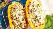 Chicken enchilada spaghetti squash boats Chicken enchilada spaghetti squash boats