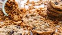 Granola Chocolate Chip Cookies Granola Chocolate Chip Cookies