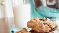 Thick & Chewy Chocolate Chip Cookies Thick & Chewy Chocolate Chip Cookies