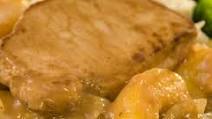 Cinnamon Glazed Pork Chops with Peaches Cinnamon Glazed Pork Chops with Peaches