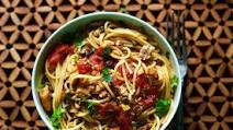 Spaghetti with sardines, capers and lemon Spaghetti with sardines, capers and lemon