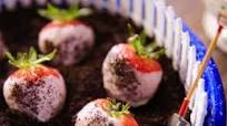 Cookie Coated Chocolate Strawberries Cookie Coated Chocolate Strawberries