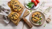 Focaccia mit Oliven Focaccia mit Oliven