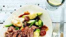 Slow-cooked beef in red wine and thyme Slow-cooked beef in red wine and thyme